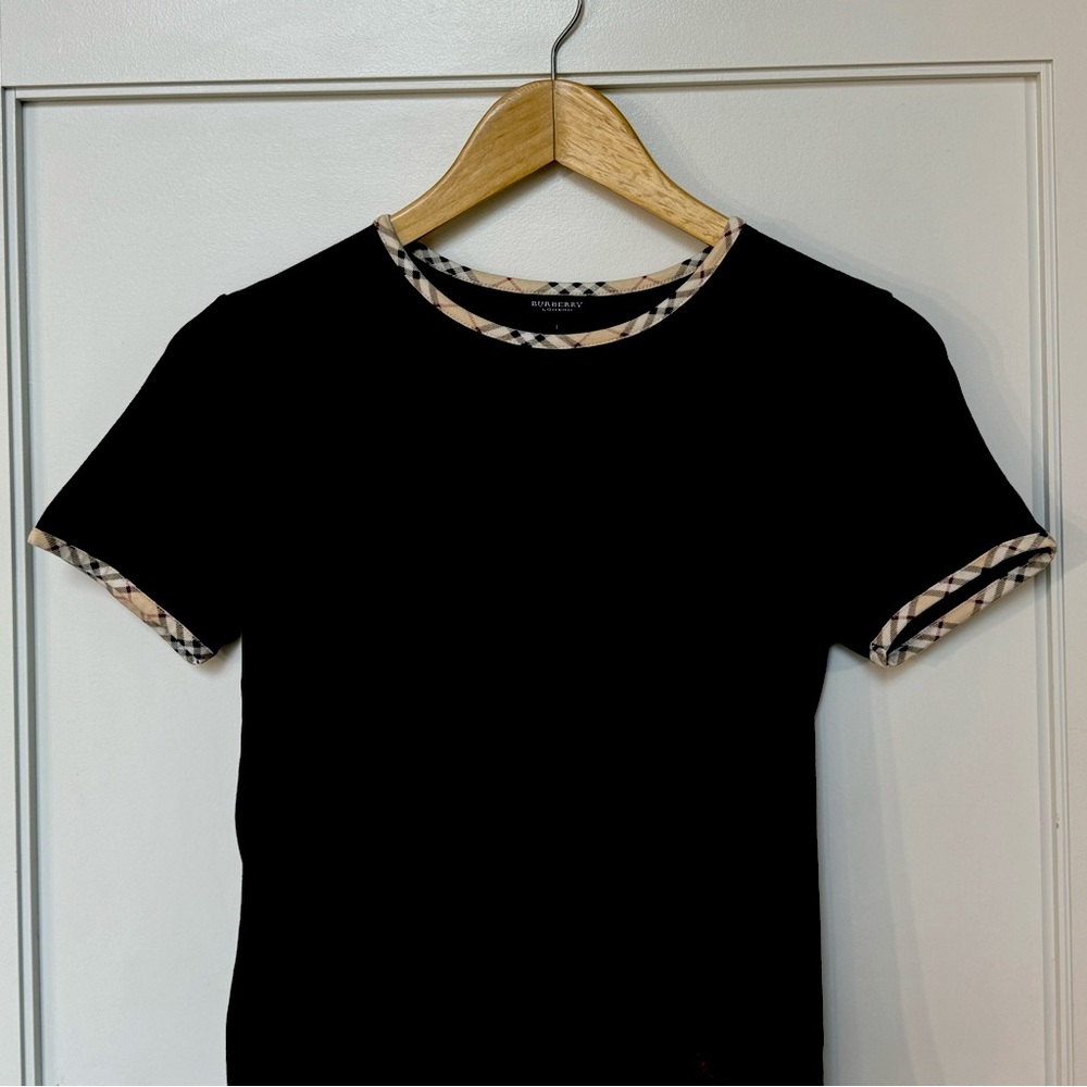 Burberry Women’s T-Shirt, Size: Small